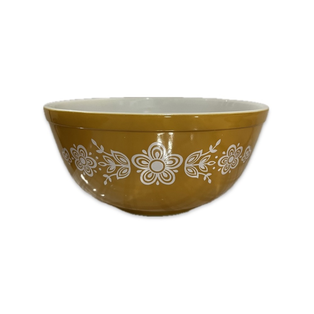 Vintage Pyrex 403 bowl in Butterfly Gold
